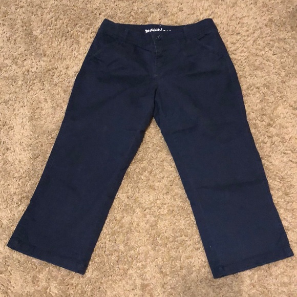 Maurices Pants - Maurices women’s Sz 5/6 Capri Pant Navy Maurices Pants - Maurices women’s Sz 5/6 Capri Pant Navy